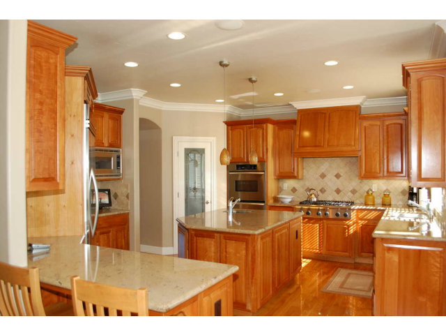 1035 Rosa Morada Road Hollister, CA 95023 - Photo 8 of 12 Gallery Image 8