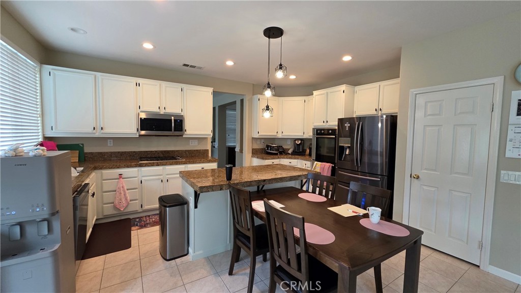 23920 Silverleaf Way Murrieta, CA 92562 - Photo 5 of 19