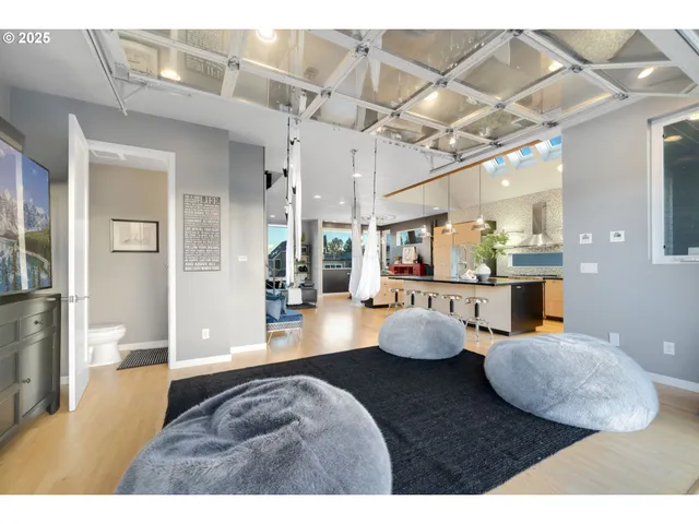 $899,000 | 18525 Northeast Marine Drive, Unit B8, Portland, OR 97230