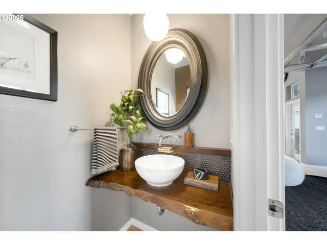 $899,000 | 18525 Northeast Marine Drive, Unit B8, Portland, OR 97230