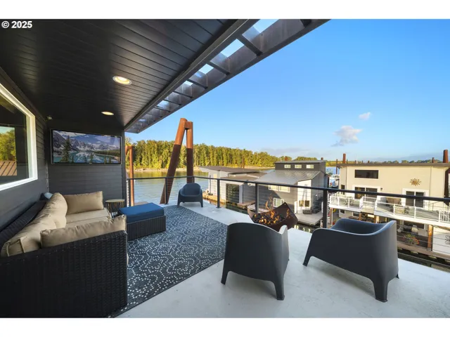 $899,000 | 18525 Northeast Marine Drive, Unit B8, Portland, OR 97230