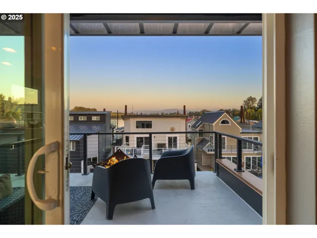 $899,000 | 18525 Northeast Marine Drive, Unit B8, Portland, OR 97230