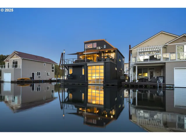 $899,000 | 18525 Northeast Marine Drive, Unit B8, Portland, OR 97230