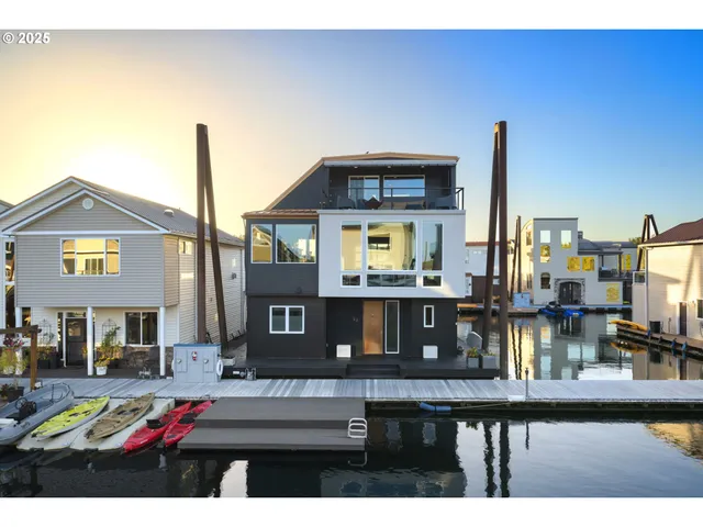 $899,000 | 18525 Northeast Marine Drive, Unit B8, Portland, OR 97230