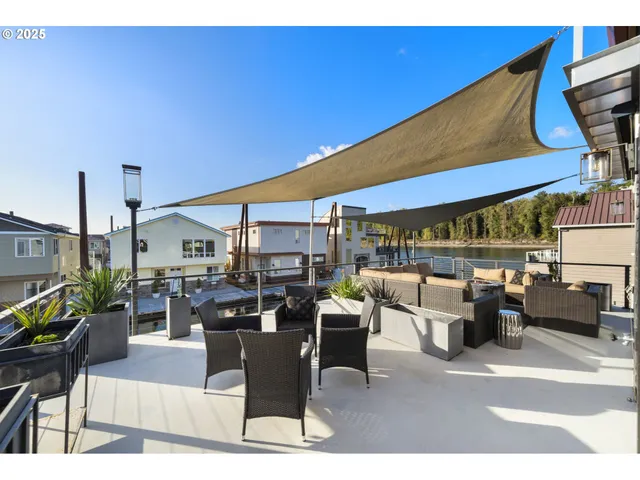 $899,000 | 18525 Northeast Marine Drive, Unit B8, Portland, OR 97230