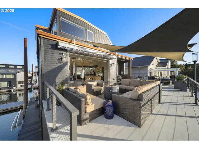 $899,000 | 18525 Northeast Marine Drive, Unit B8, Portland, OR 97230