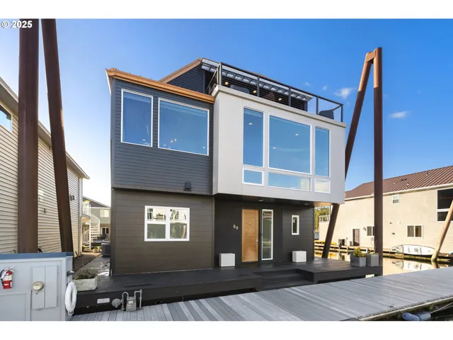 $899,000 | 18525 Northeast Marine Drive, Unit B8, Portland, OR 97230