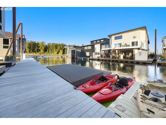 $899,000 | 18525 Northeast Marine Drive, Unit B8, Portland, OR 97230