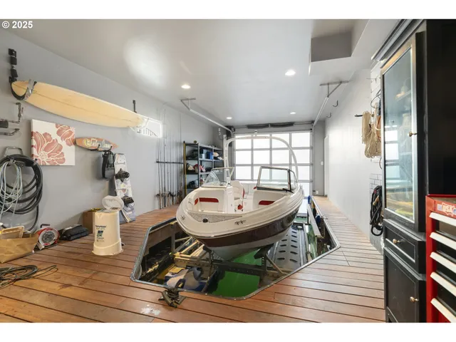 $899,000 | 18525 Northeast Marine Drive, Unit B8, Portland, OR 97230