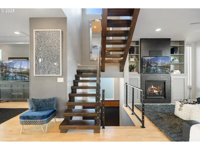 $899,000 | 18525 Northeast Marine Drive, Unit B8, Portland, OR 97230