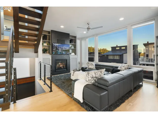 $899,000 | 18525 Northeast Marine Drive, Unit B8, Portland, OR 97230