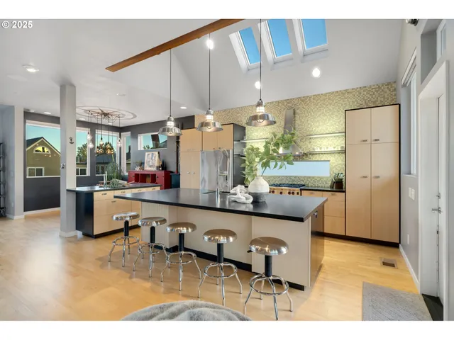 $899,000 | 18525 Northeast Marine Drive, Unit B8, Portland, OR 97230