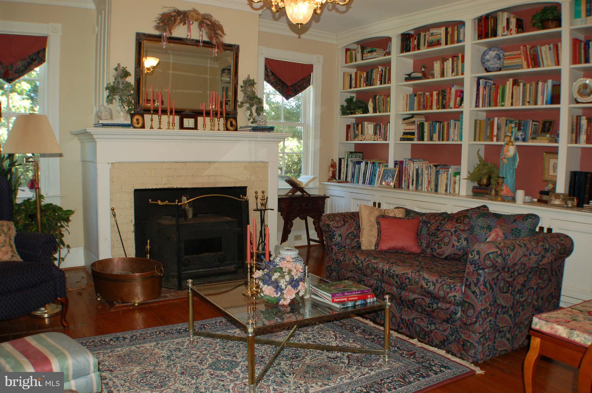 1654 Milldale Road Front Royal, VA 22630 - Photo 13 of 18 Living Room