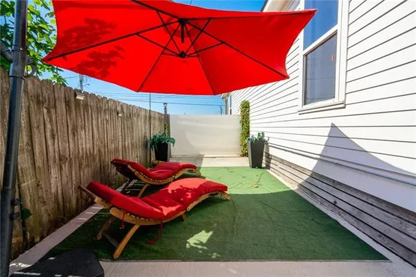 $319,000 | 2009 Center Street, Arabi, LA 70032