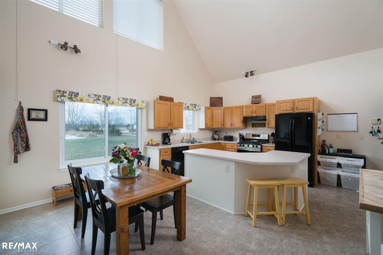 66154 Romeo Plank Road Ray, MI 48096 - Photo 9 of 29 31310332-8.JPG