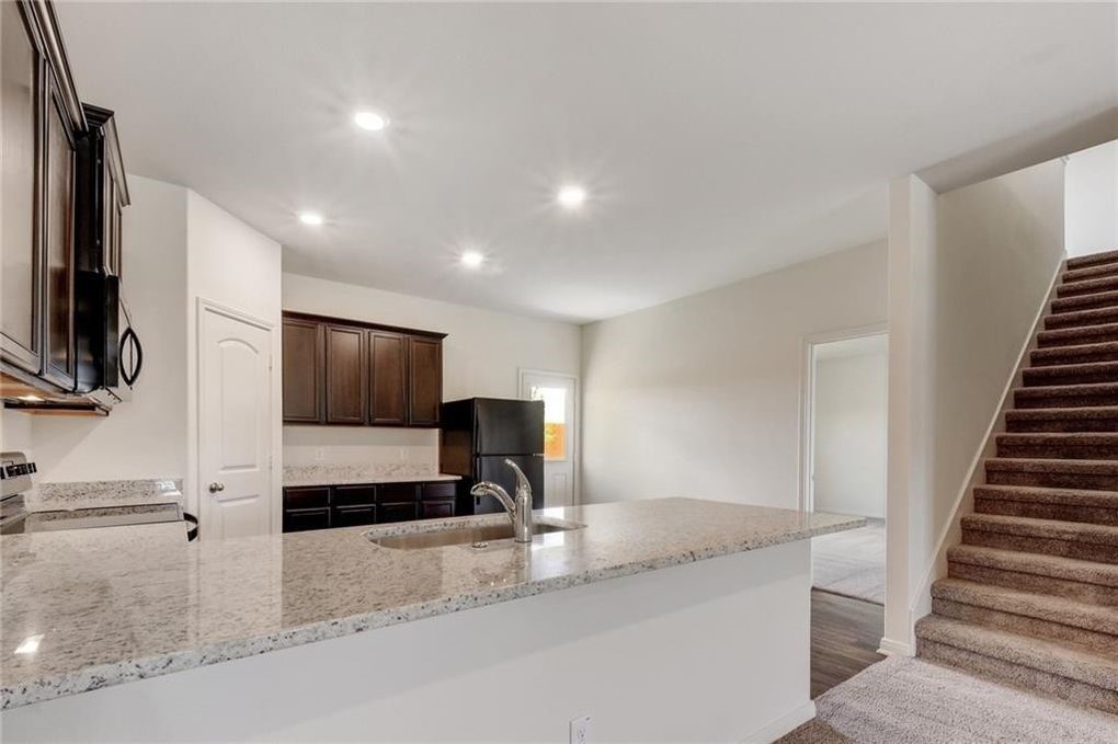 317 Hyacinth Way Jarrell, TX 76537 - Photo 10 of 21