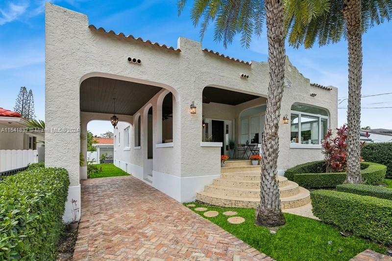 428 Southwest 23rd Road Miami, FL 33129 - Photo 3 of 41