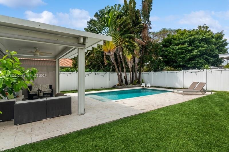428 Southwest 23rd Road Miami, FL 33129 - Photo 35 of 41 GAZEBO, BACKYARD AND POOL