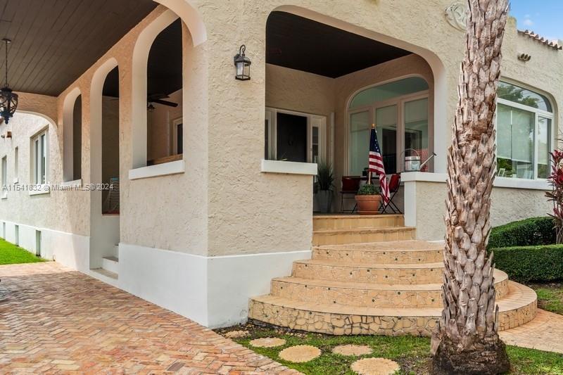 428 Southwest 23rd Road Miami, FL 33129 - Photo 5 of 41 BEAUTIFUL ROUNDED STAIR ENTRY LEADING TO A COVER