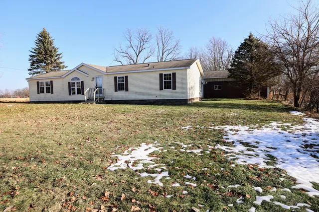 $899,000 | 1767 Flanders Road, Charlotte, MI 48813