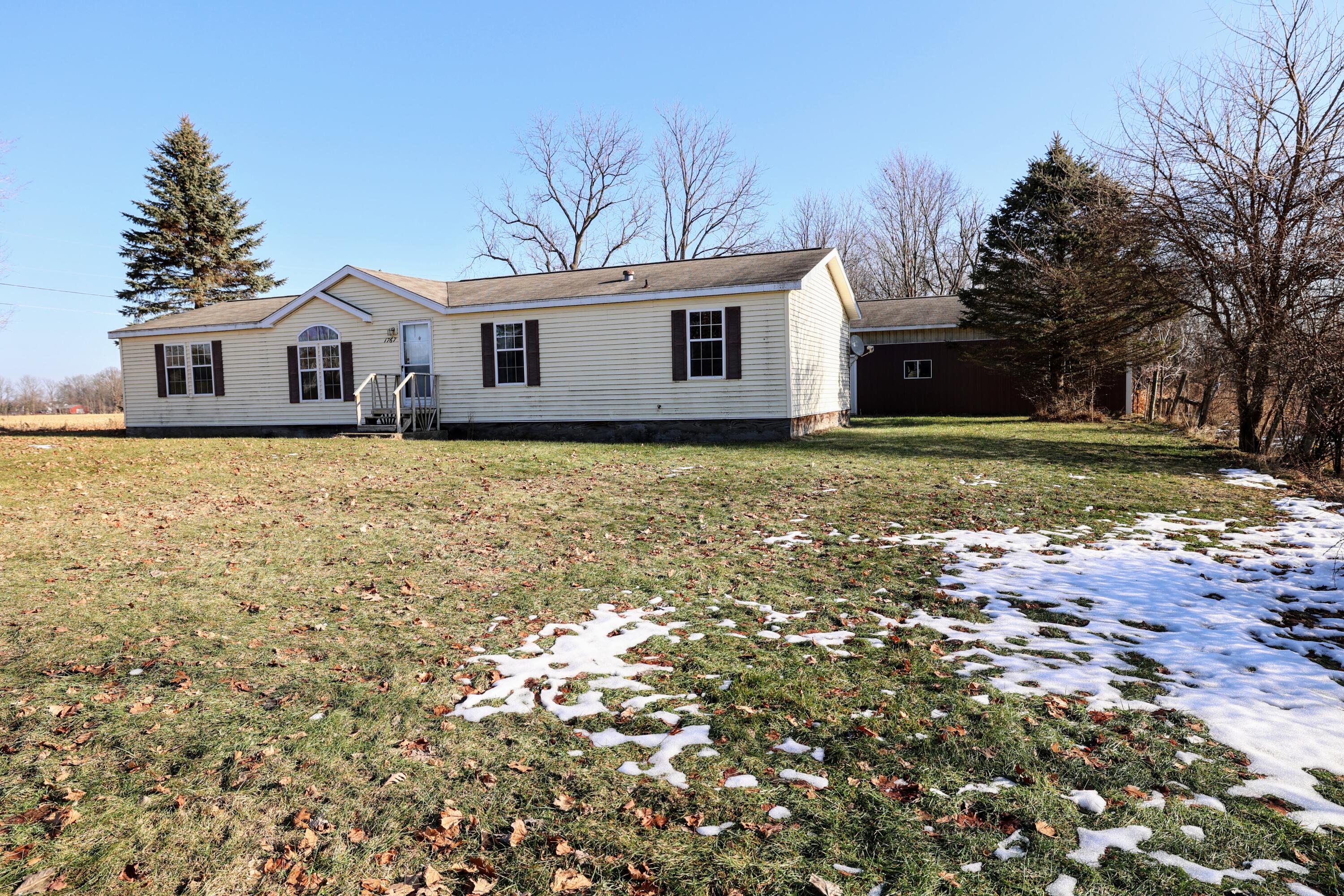 1767 Flanders Road Charlotte, MI 48813 - Photo 54 of 82 60