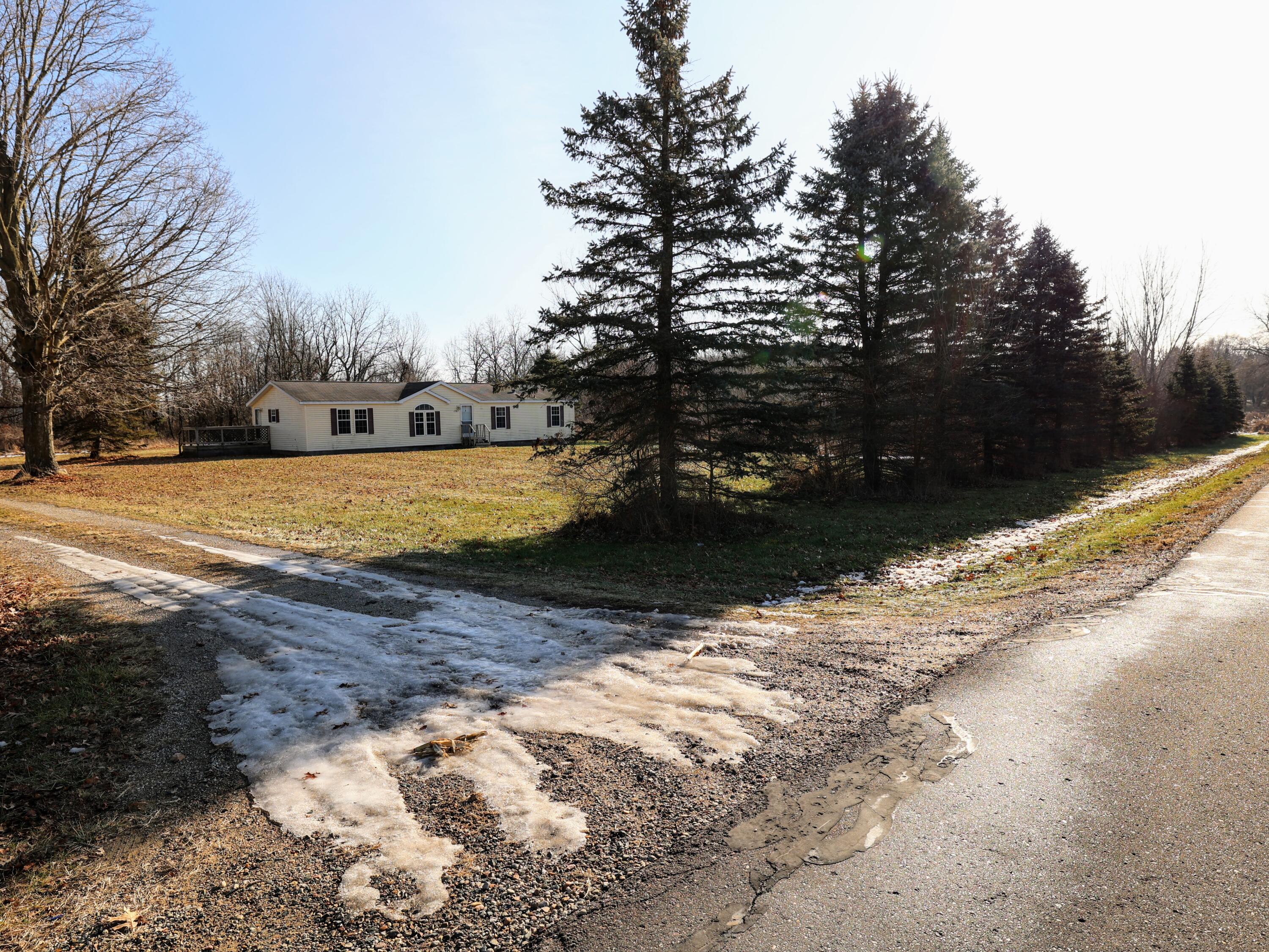 1767 Flanders Road Charlotte, MI 48813 - Photo 56 of 82 62