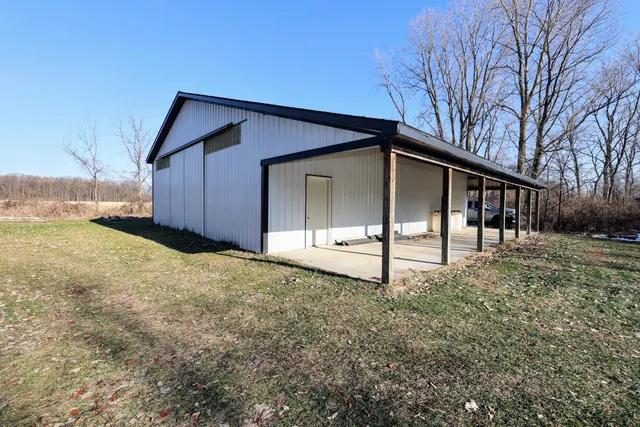 $899,000 | 1767 Flanders Road, Charlotte, MI 48813