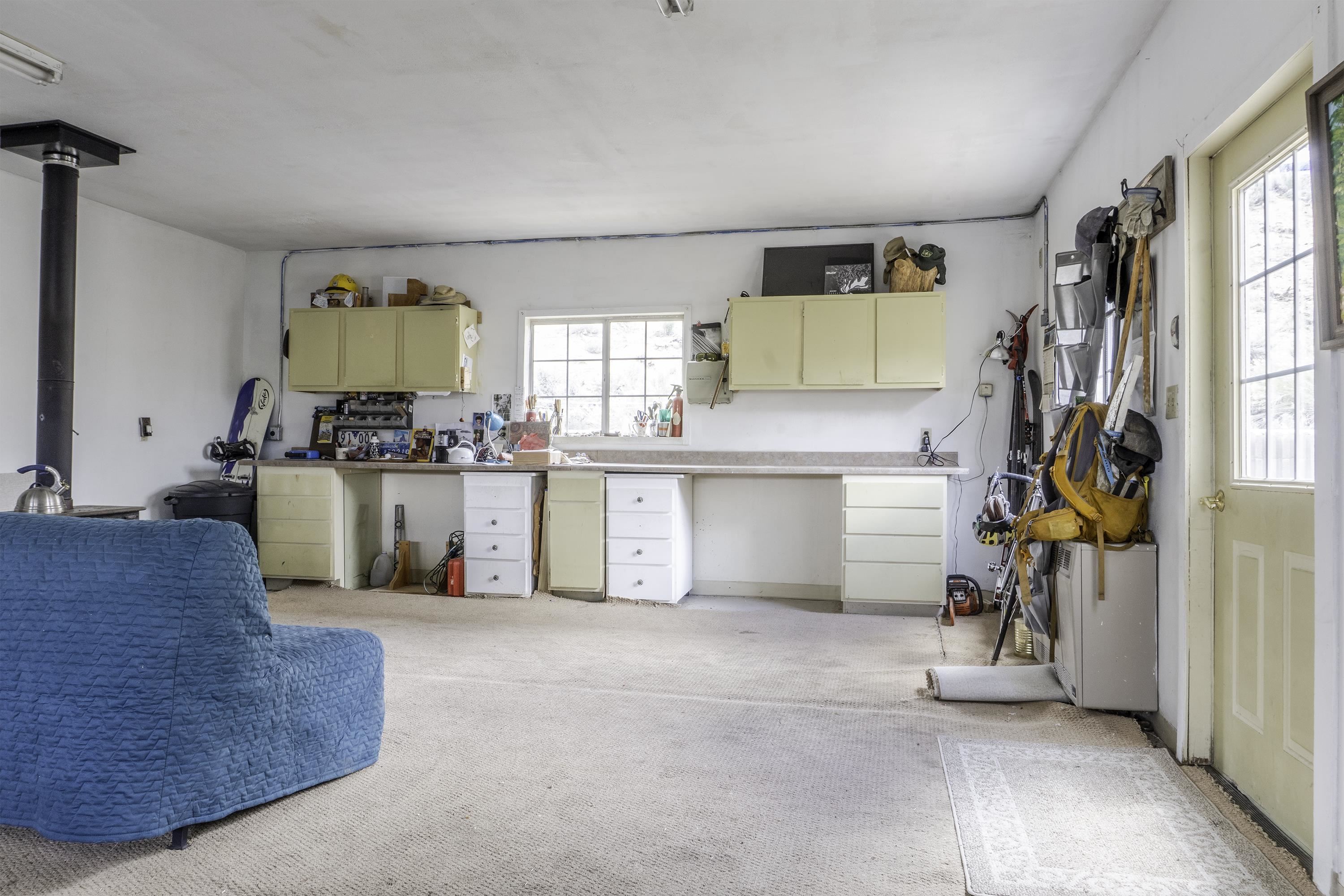 18 Eagle-Peak Bridgeport, CA 93517 - Photo 35 of 45 a kitchen with a sink and a stove top oven