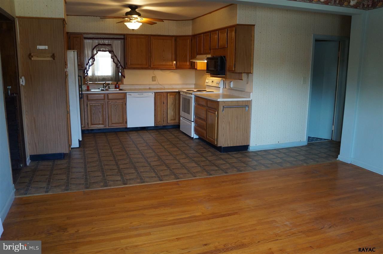 198 Bankert Road Hanover, PA 17331 - Photo 3 of 21