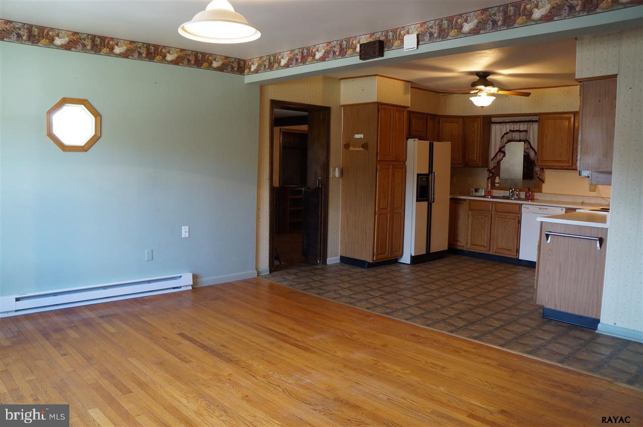 198 Bankert Road Hanover, PA 17331 - Photo 4 of 21