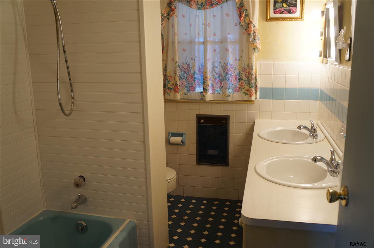 198 Bankert Road Hanover, PA 17331 - Photo 6 of 21
