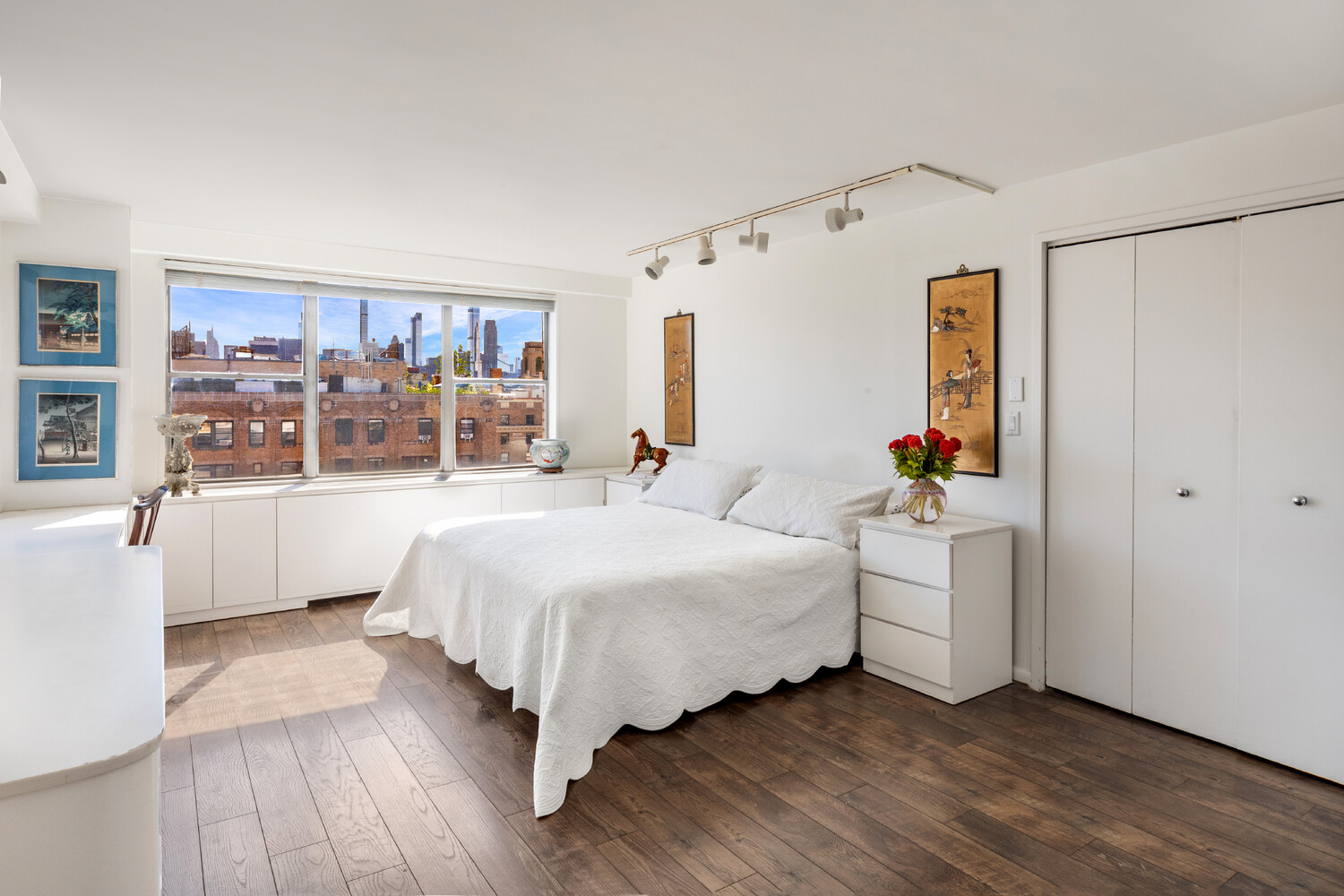 11 East 86th Street, Unit 19B Manhattan, NY 10028 - Photo 3 of 9