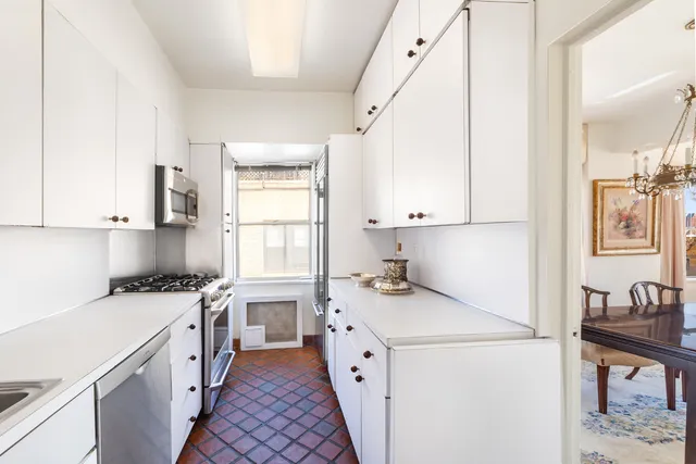 $1,345,000 | 11 East 86th Street, Unit 19B | Upper East Side