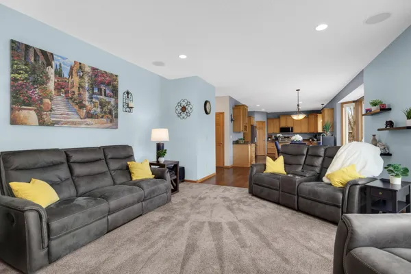 $600,000 | 6121 Summit Curve South, Cottage Grove, MN 55016