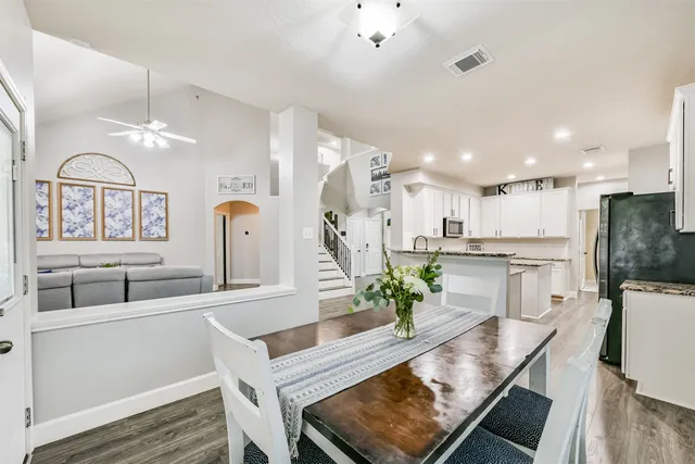 $445,000 | 2502 Sun Glen Drive, Pearland, TX 77584