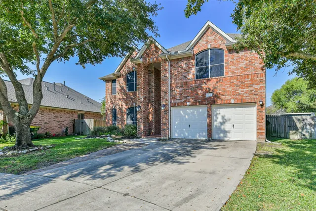$445,000 | 2502 Sun Glen Drive, Pearland, TX 77584