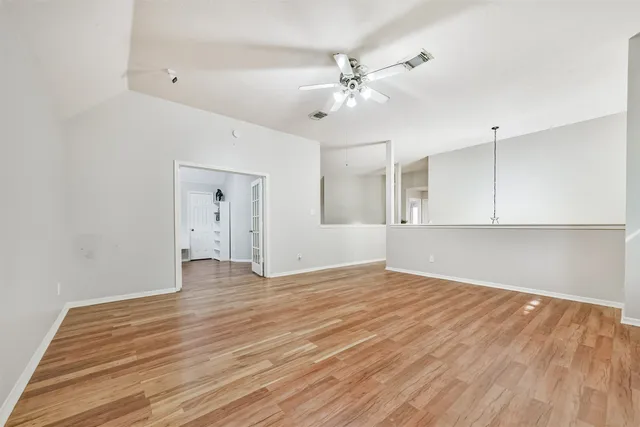 $445,000 | 2502 Sun Glen Drive, Pearland, TX 77584