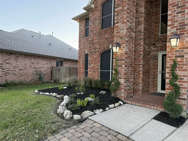$445,000 | 2502 Sun Glen Drive, Pearland, TX 77584