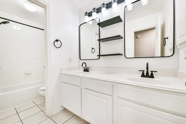 $445,000 | 2502 Sun Glen Drive, Pearland, TX 77584