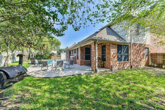 $445,000 | 2502 Sun Glen Drive, Pearland, TX 77584
