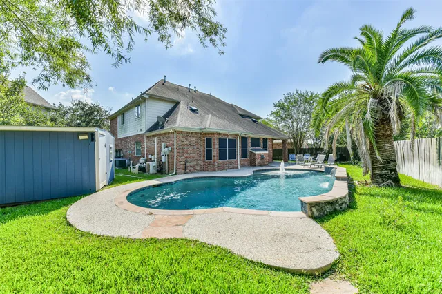 $445,000 | 2502 Sun Glen Drive, Pearland, TX 77584