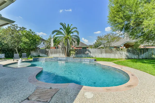$445,000 | 2502 Sun Glen Drive, Pearland, TX 77584