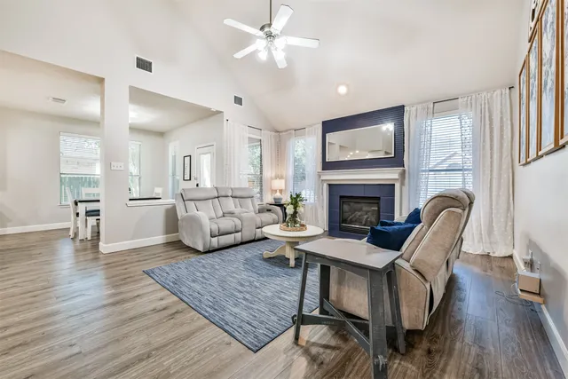 $445,000 | 2502 Sun Glen Drive, Pearland, TX 77584