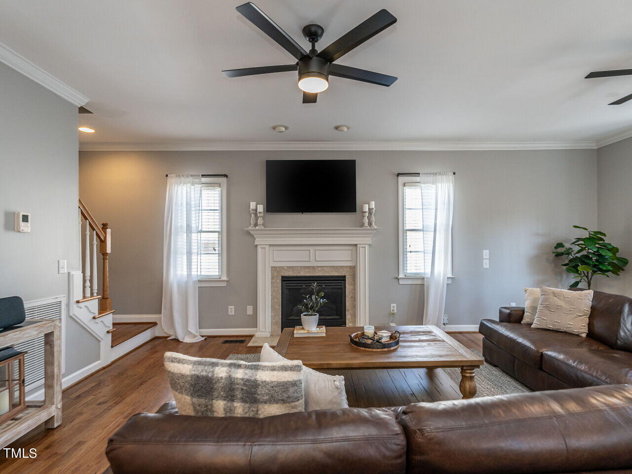 6612 Arbor Grande Way Raleigh, NC 27615 - Photo 8 of 30 010-1280x960-family-room