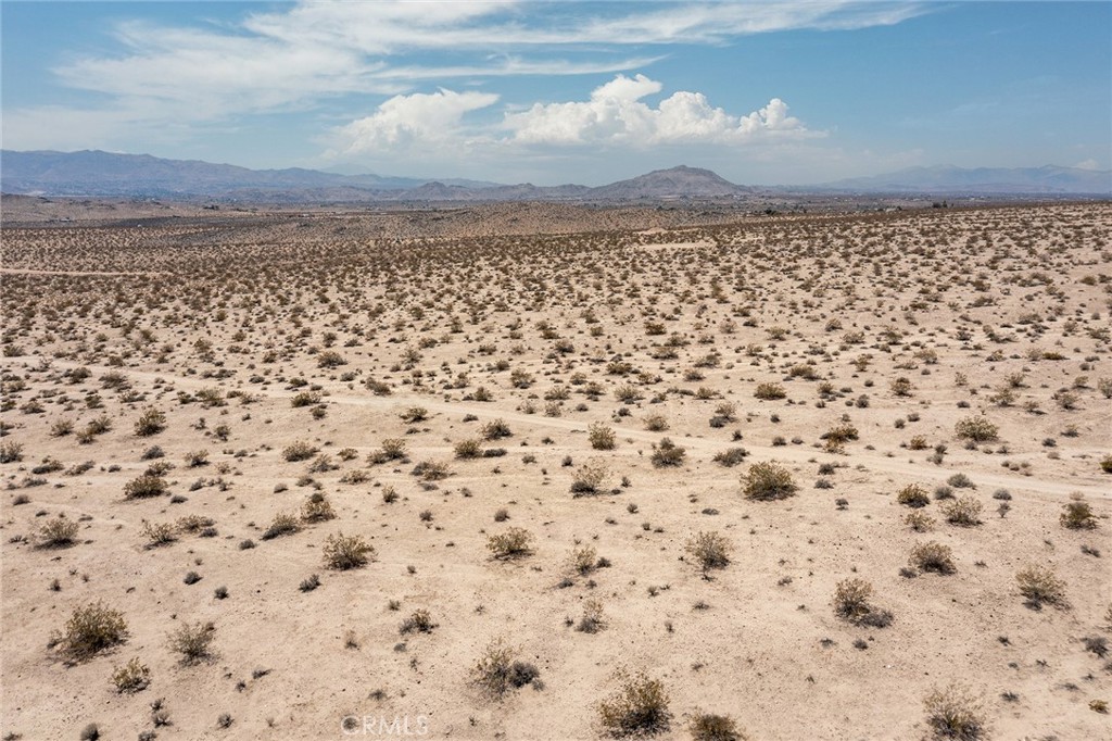 1234 Sunever Road Joshua Tree, CA 92252 - Photo 14 of 17 a view of a city