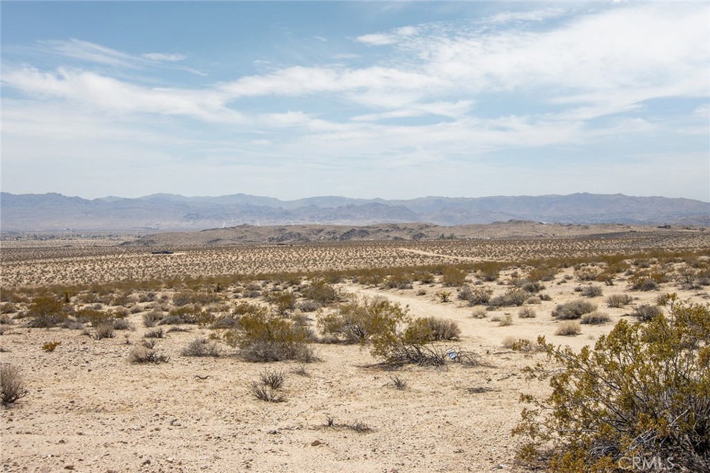 1234 Sunever Road Joshua Tree, CA 92252 - Photo 17 of 17 view of city and mountain