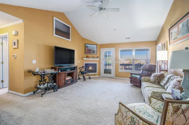 $263,500 | 1579 Oakfield Drive, Ann Arbor, MI 48108