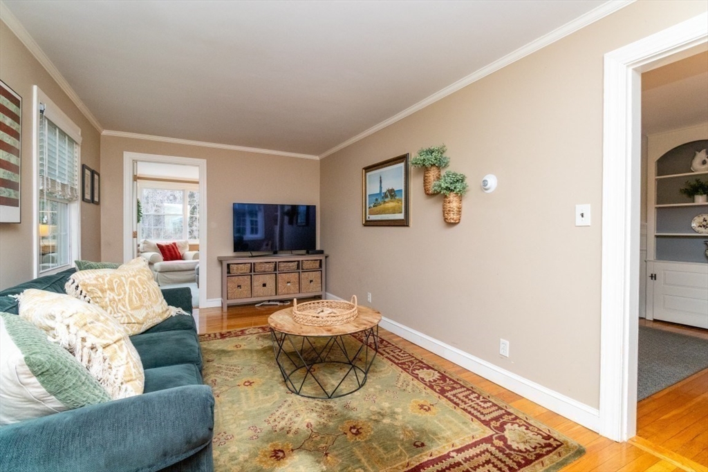 484 Brook Road Milton, MA 02186 - Photo 11 of 38