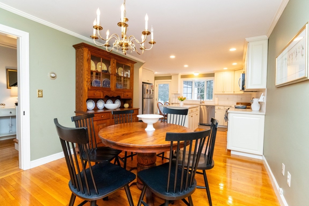 484 Brook Road Milton, MA 02186 - Photo 5 of 38