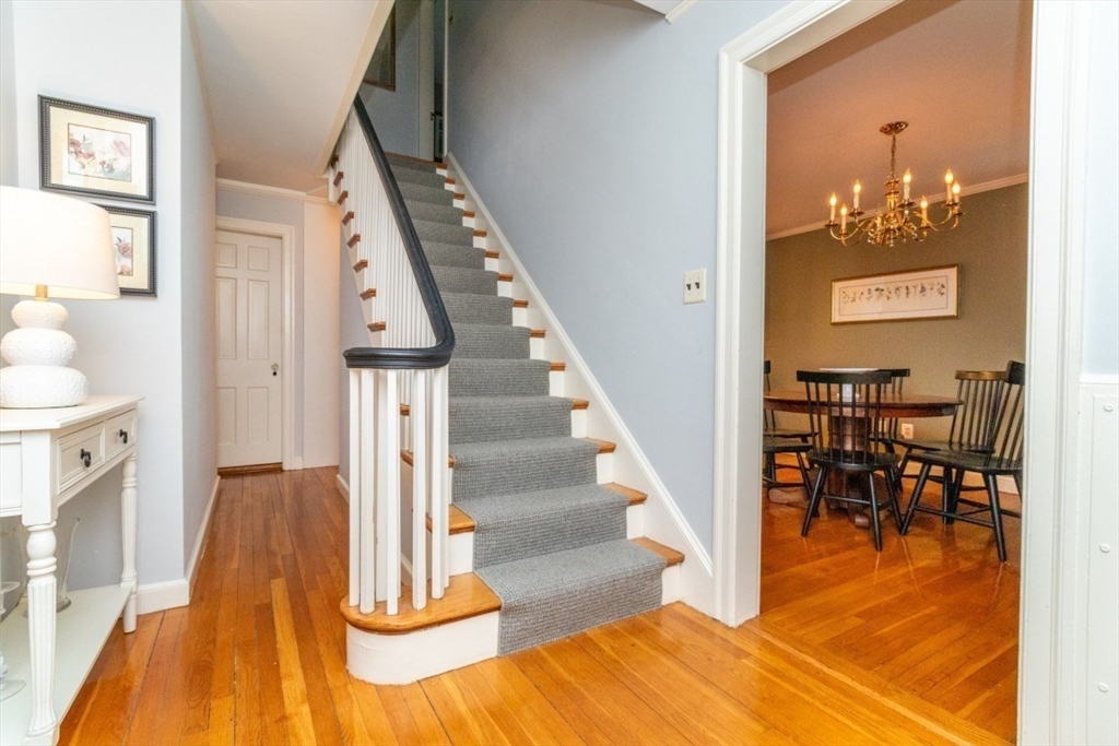 484 Brook Road Milton, MA 02186 - Photo 7 of 38